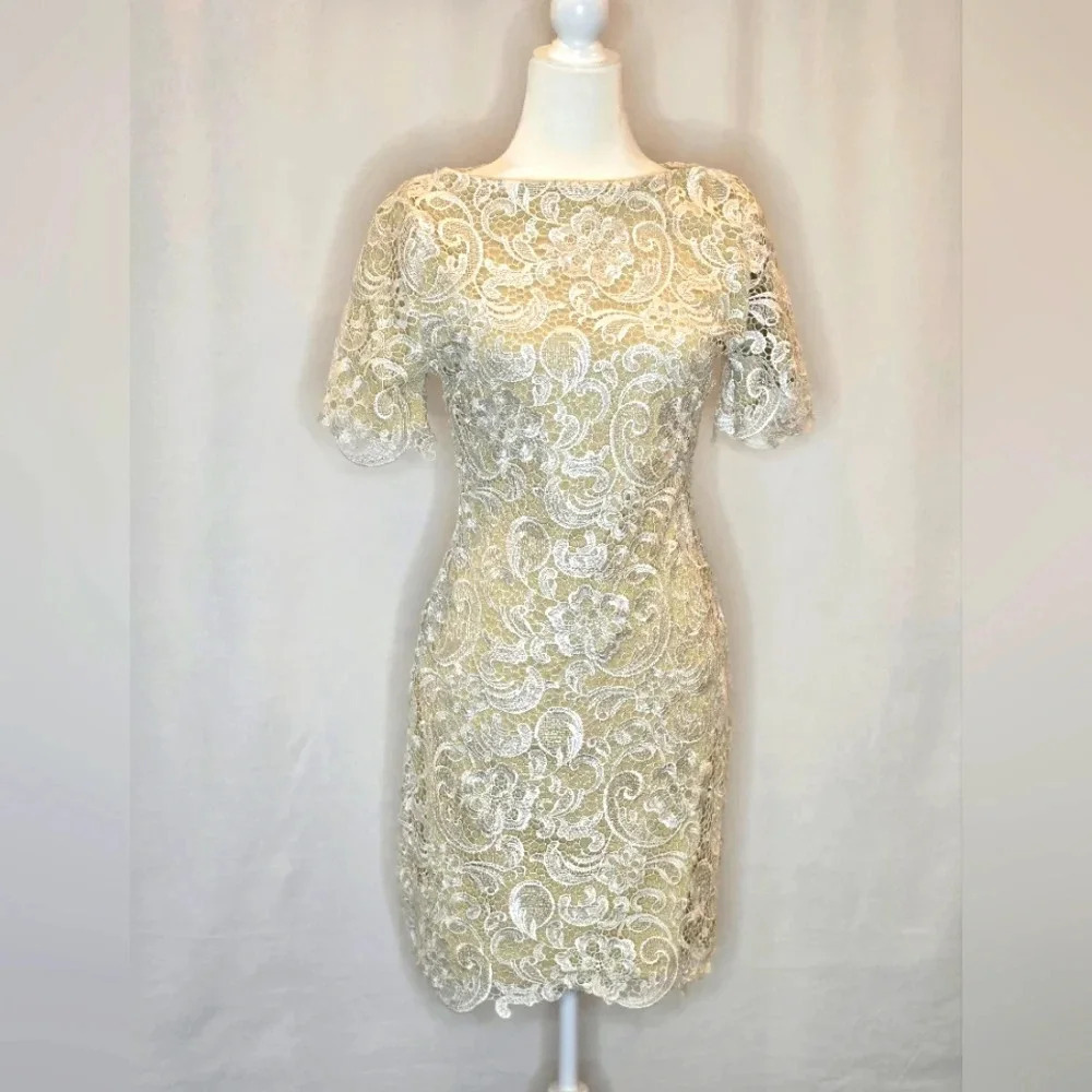 COURAGE.b Shead Colum Lace Applique Champagne Gold Dress Size S